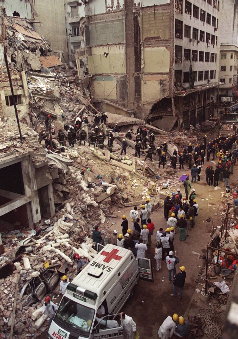La scena dell'attentato a Buenos Aires nel 1994