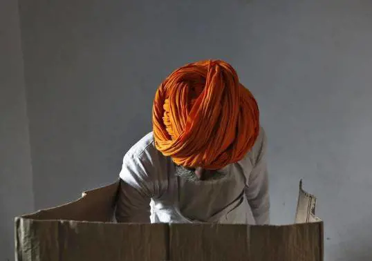 Non toglie il turbante, cestista indiano espulso