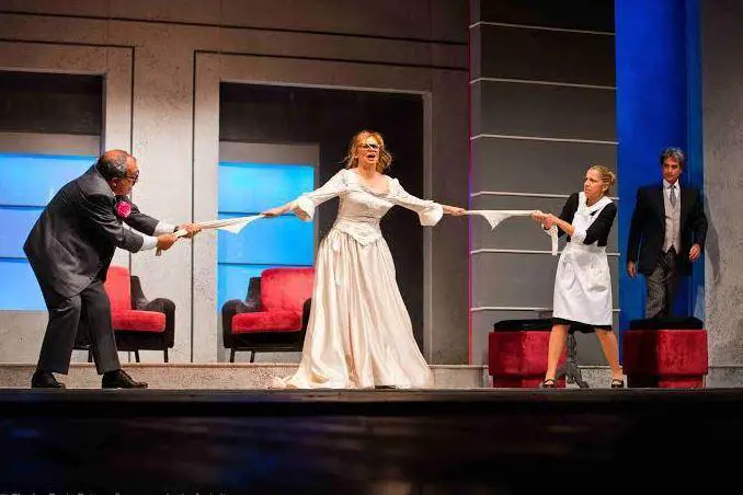 Un'ereditiera da uccidere o... da amare