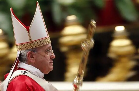Il papa riceve in udienza un trans spagnolo