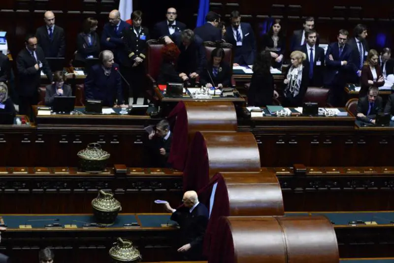 Quirinale, al via la quarta votazione, sì di Ncd a Mattarella