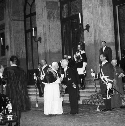 Con Papa Giovanni XXIII, il Presidente Antonio Segni, al Colle per soli due anni: dal 1962 al 1964