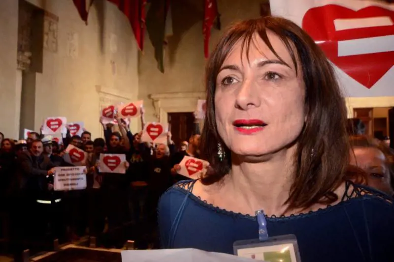Luxuria, il retroscena piccante sull'Isola dei Famosi: "Un concorrente farà coming out"