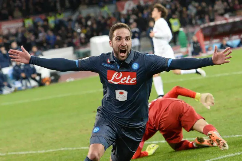 Higuain trascina il Napoli, Inter fuori dalla Coppa Italia