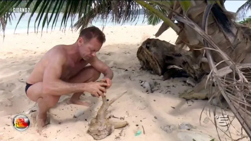 Trentalance smaschera Siffredi: "Ecco perché sull'Isola è fedele alla moglie"