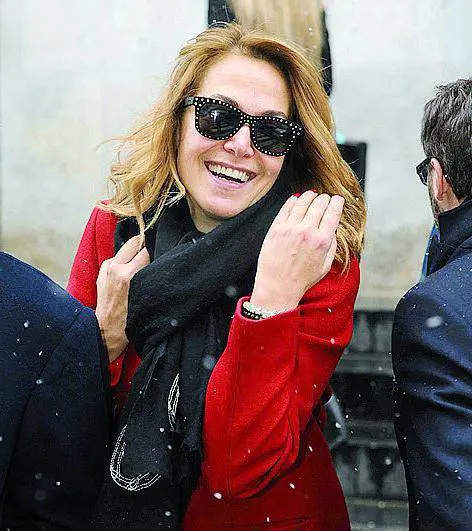 Le verità della D'Urso sul palco del Manzoni