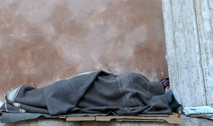 A Roma raddoppiano i senzatetto italiani