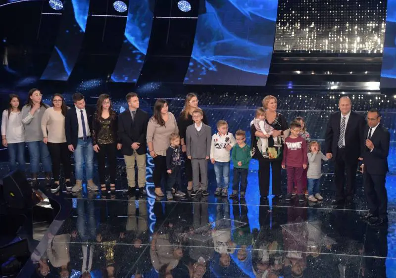 La famiglia Anania e i 16 figli all'Ariston: "Siamo opera di Dio"