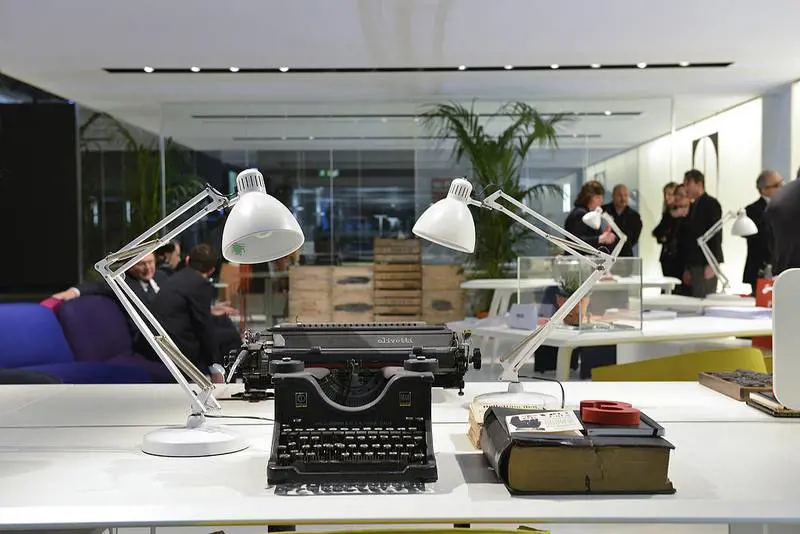 "Passeggiata" nell'ufficio del futuro: la visione dell'architetto De Lucchi
