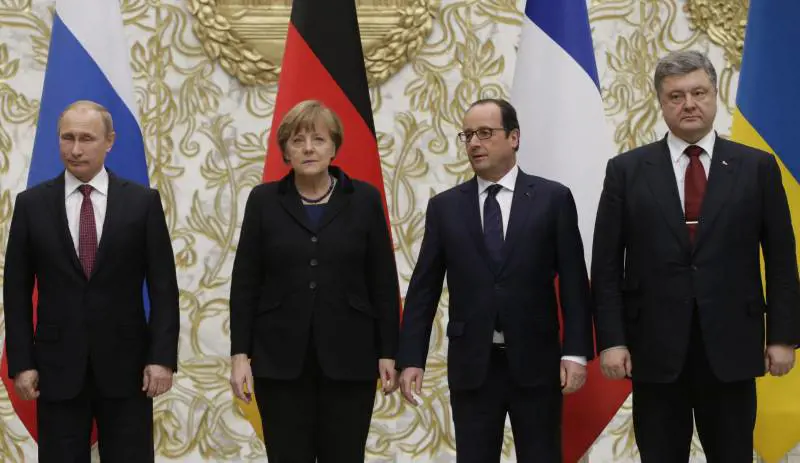 Ucraina, accordo al vertice di Minsk: cessate il fuoco da domenica