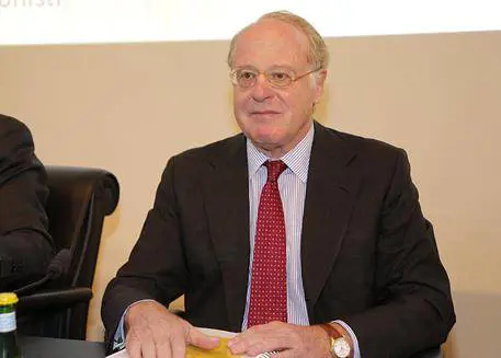 Saipem, pm chiede giudizio per Scaroni