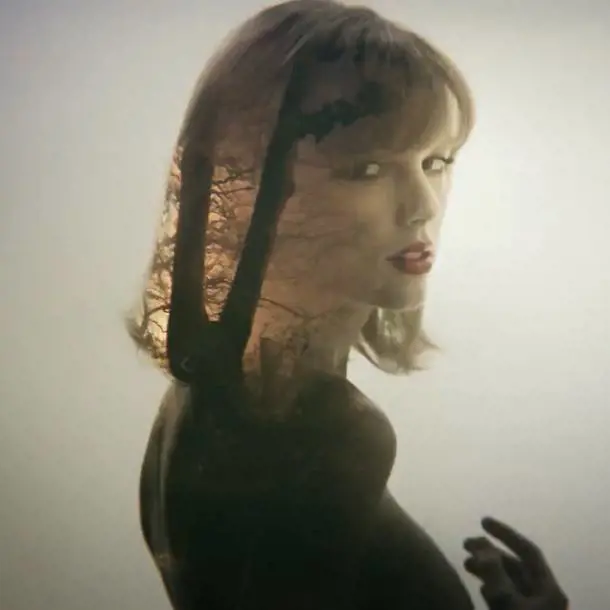 Taylor Swift: sensuale e misteriosa in attesa del nuovo singolo Style