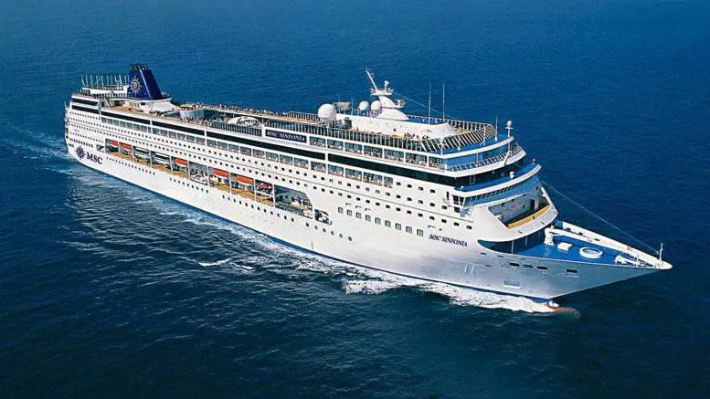La paura dell'equipaggio della nave Costa Mediterranea: "Non dovevamo imbarcare"
