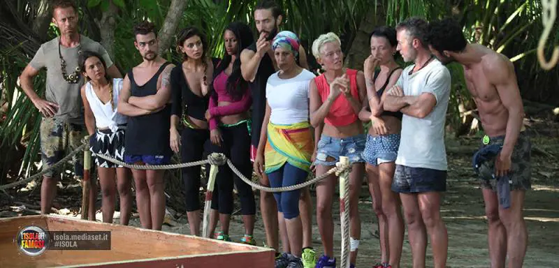 Isola dei Famosi, Fanny contro le Donatella