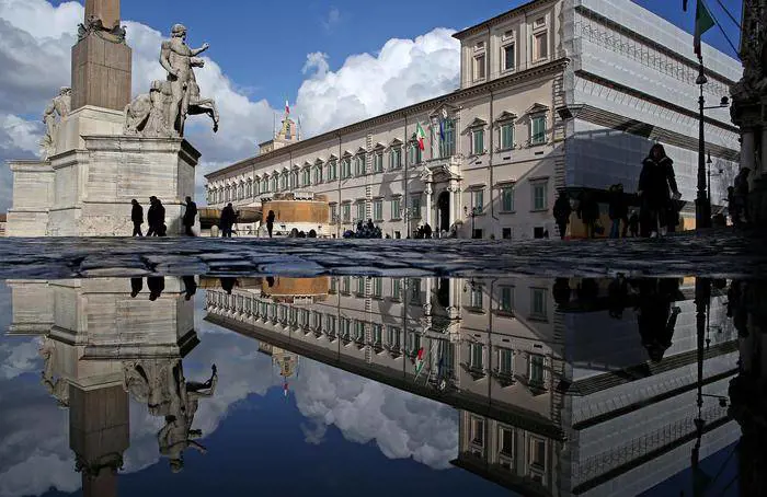 Spending review al Quirinale: Mattarella caccia chi non ha i requisiti