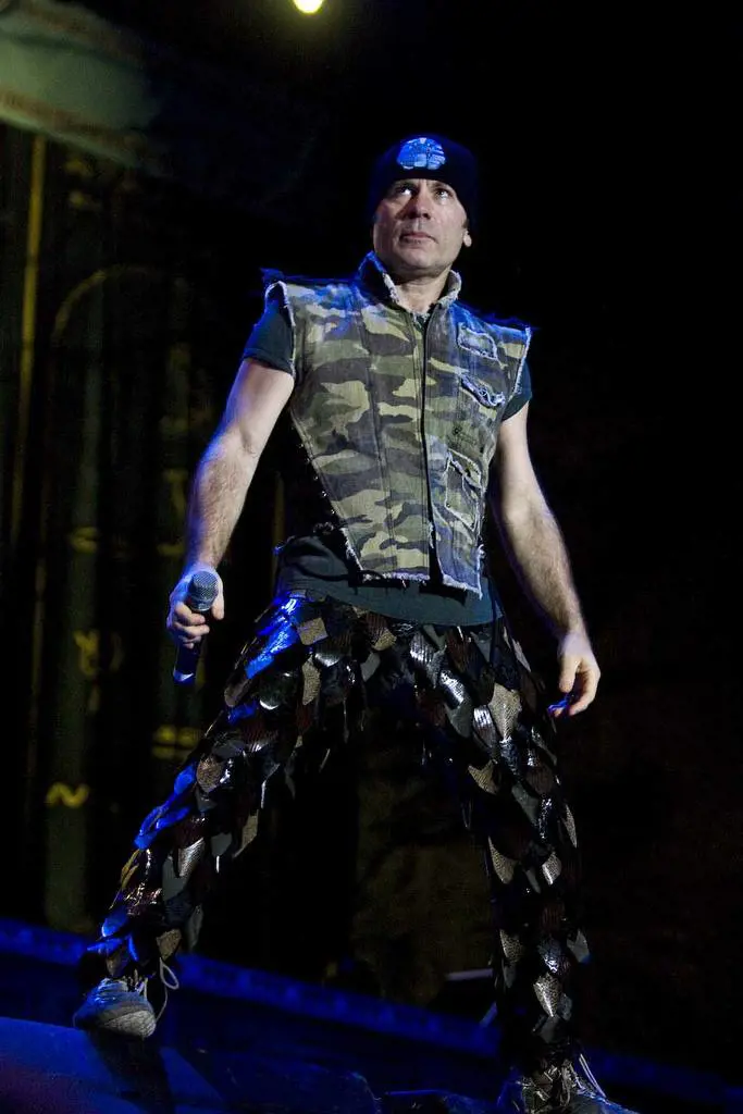 Bruce Dickinson (Wikipedia)