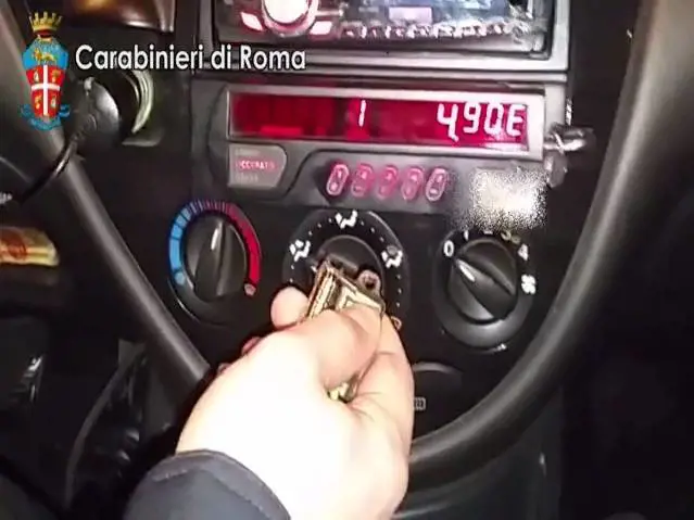 Truffa sul taxi: un clic sul telecomando per far pagare di più
