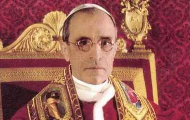 Le "sfumature" di Pio XII stroncate da tutti: il Vaticano e gli ebrei