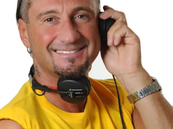 Dj Giuseppe patteggia 6 mesi. "Ha finto di essere poliziotto"
