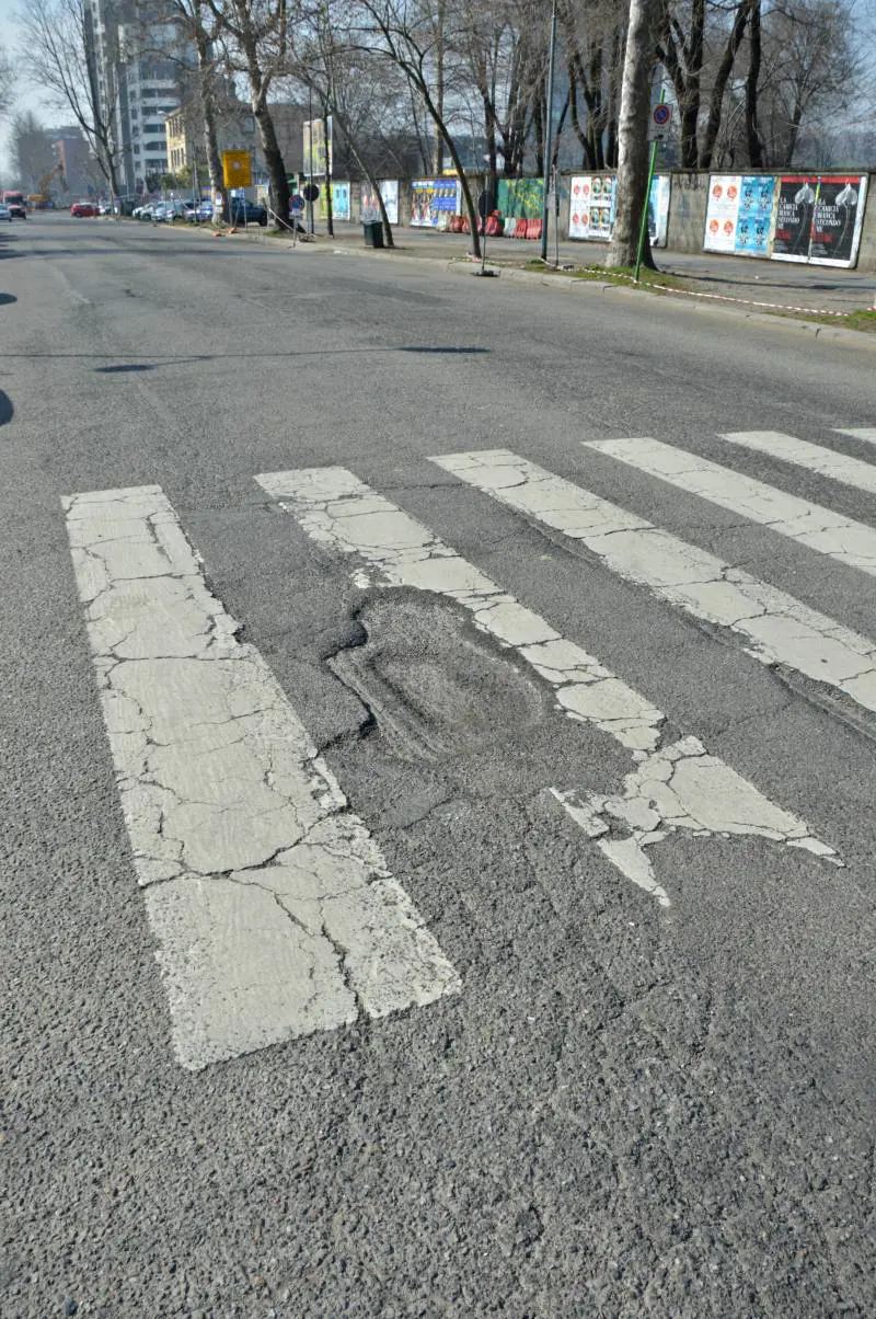 Qui in via Achille Papa, in zona Portello