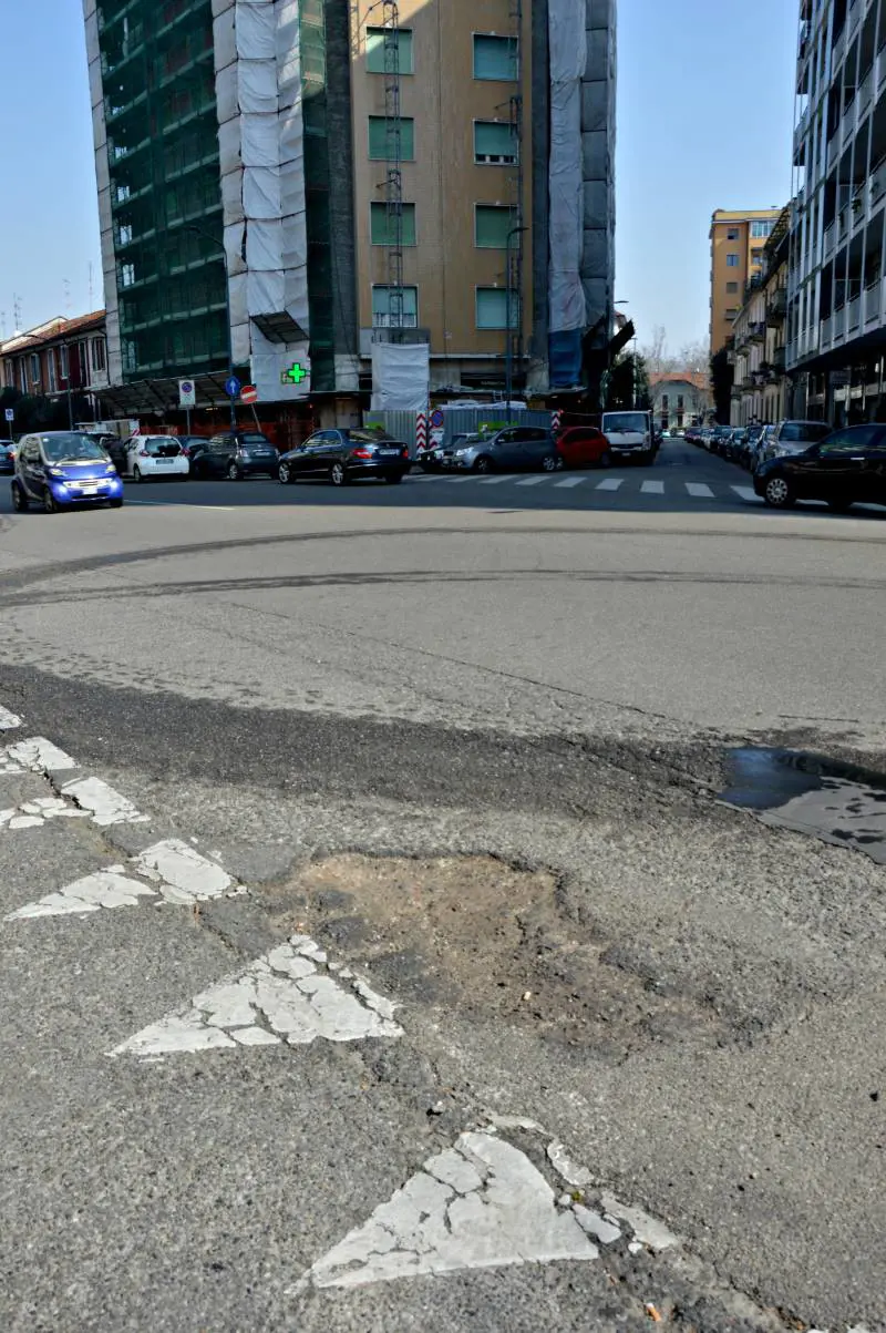 All'imbocco di Piazza Boni, al termine di via Digione