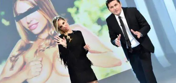 Ilary Blasi e quella foto senza veli a Le Iene