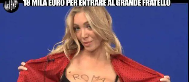 Le Iene, Laura Cremaschi super-hot, ma arriva una pioggia di insulti