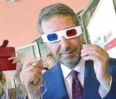 Marino vuol rubare la scena a Bergoglio