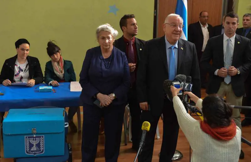 Il presidente della Repubblica Rivlin vota a Gerusalemme
