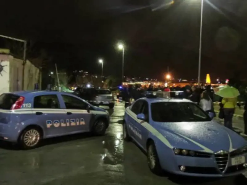 Palermo, rom spara ai poliziotti