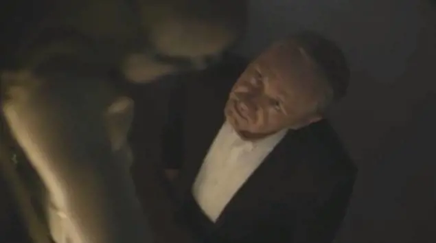 Sputo in faccia a Gesù: bufera su House of cards
