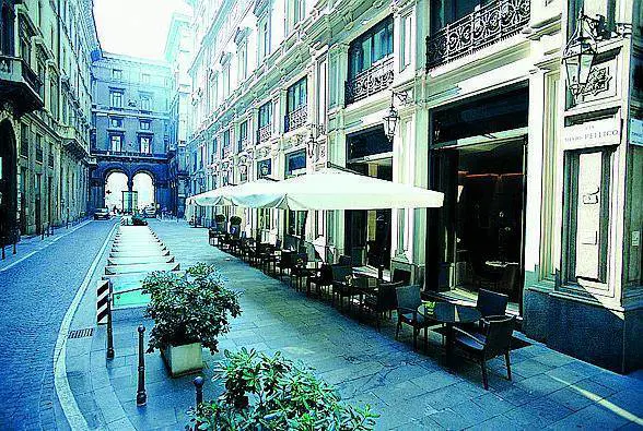 Adesso tassano pure l'ombra: 8,40 euro al metro quadrato