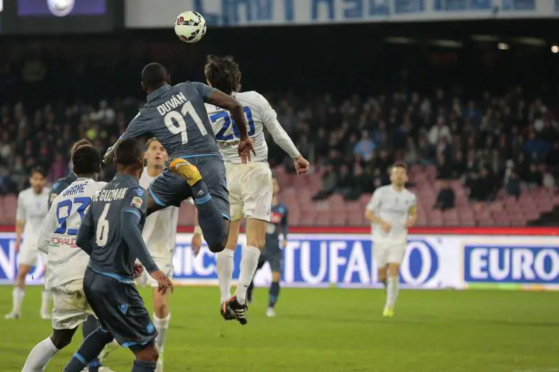 Napoli, pari con proteste. Fiorentina, pari con paura