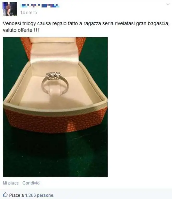 Scopre il tradimento e mette in vendita l'anello su facebook