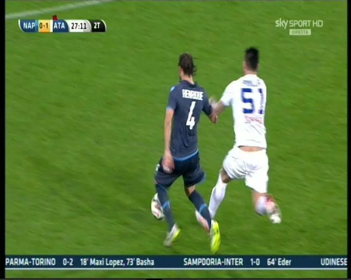 Gol di Pinilla al Napoli, il capo degli arbitri: "Mi dicono sia un errore"