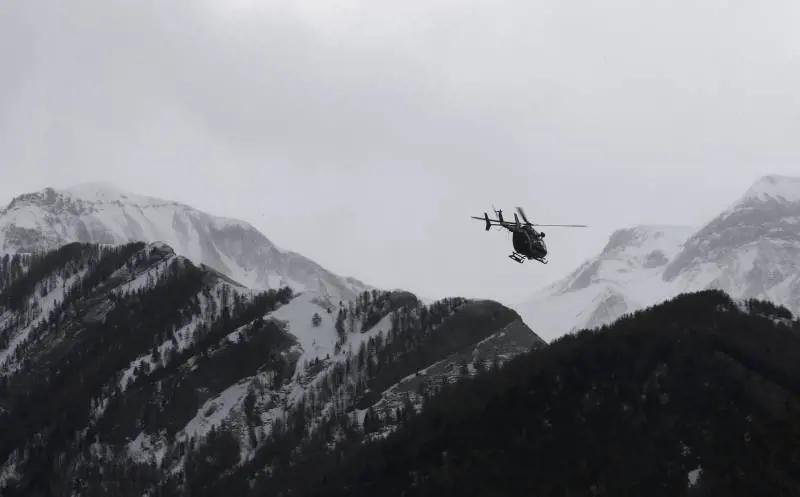 Airbus caduto in Francia, il mistero degli 8 minuti di silenzio