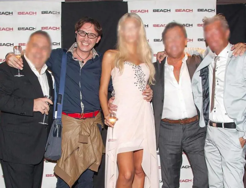 Le truffe dell'aguzzino della modella
