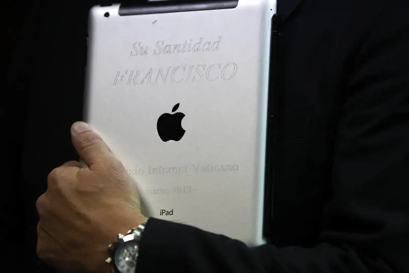 All'asta l'iPad di Papa Francesco