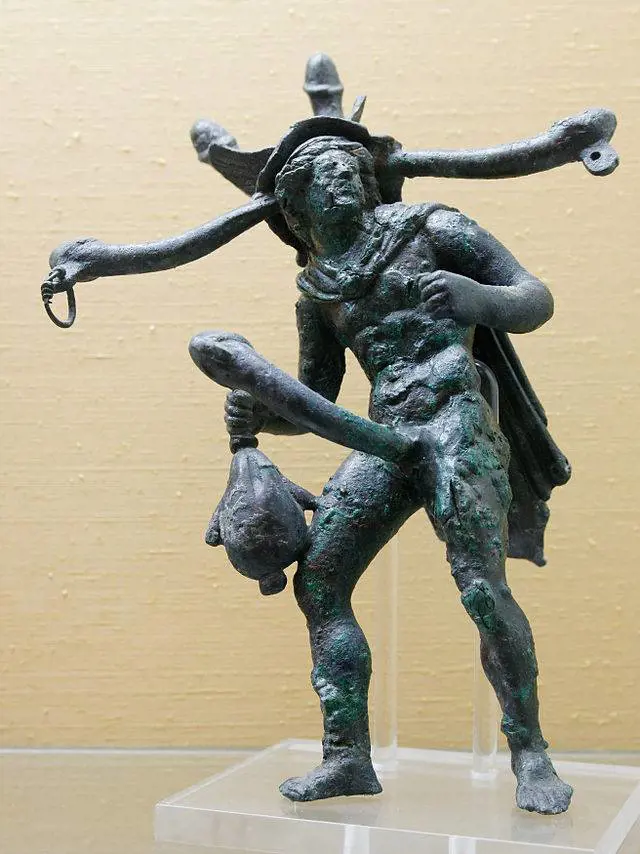 Pompei, arriva il gadget vietato ai minori