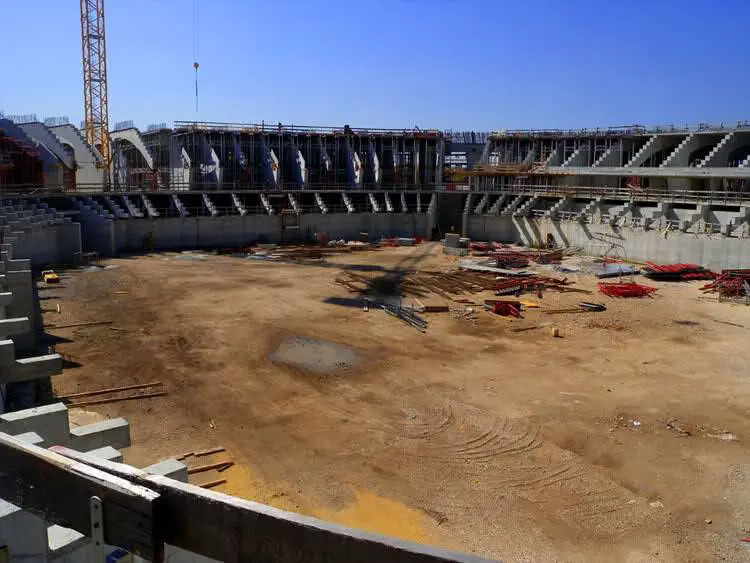 Il buco nell'acqua di Roma 2009 La cittadella dell'archistar oggi è ridotta a una discarica