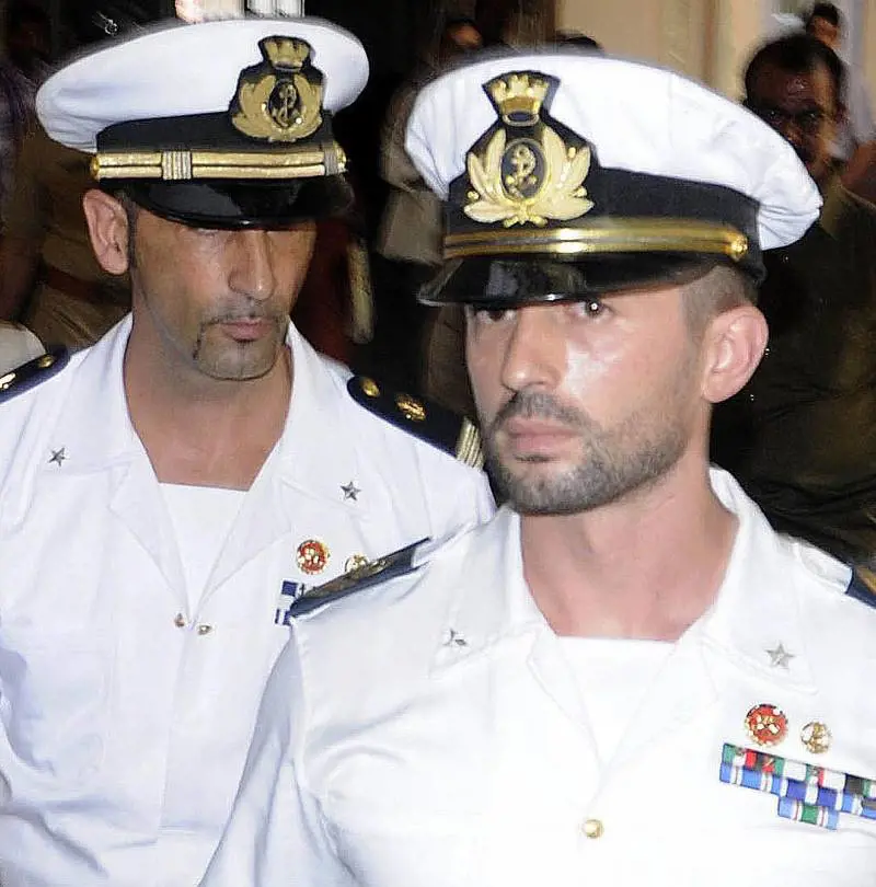 E il sindaco Pd offende i marò con una battuta vergognosa