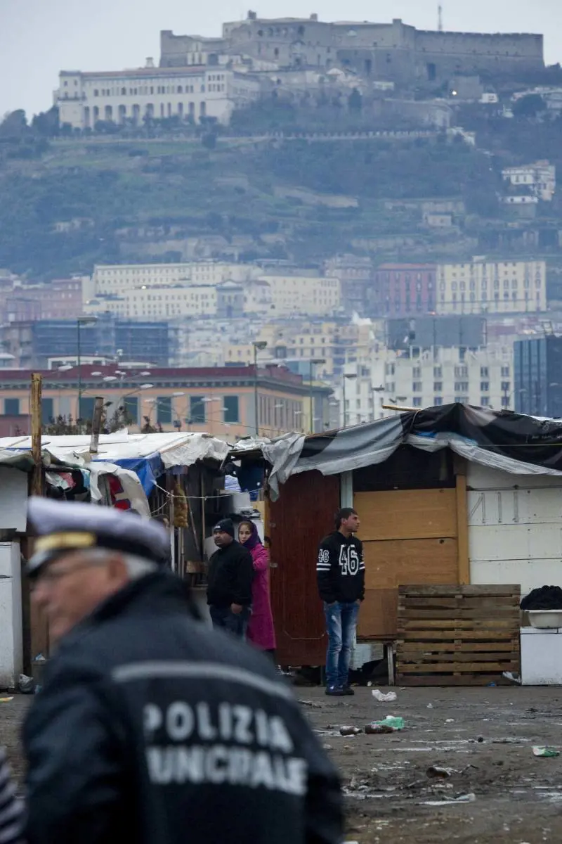 Ora il Censis accusa gli italiani: "Hanno pregiudizi razzisti sui rom"