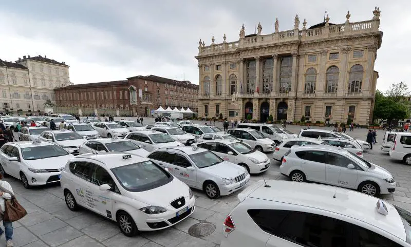Il giudice di pace dà ragione a Uber: "Non sono taxi abusivi"