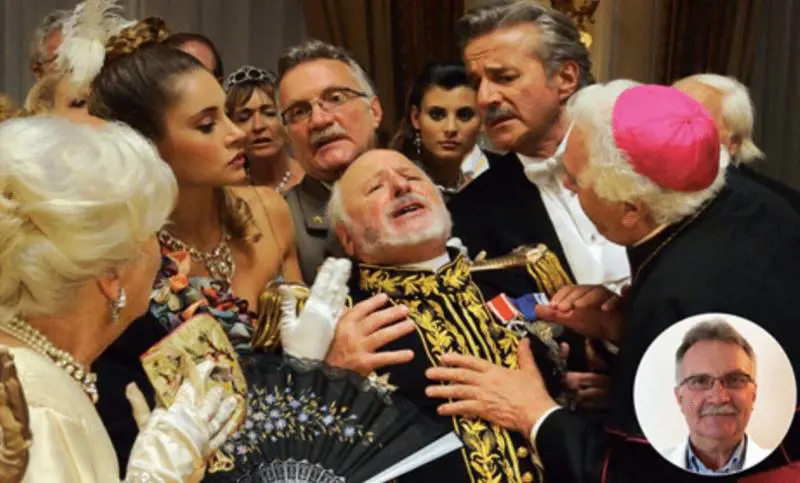 Franco Moscon (nel cerchio) in divisa militare nel film "Il principe abusivo". Clicca sulla foto per ingrandire