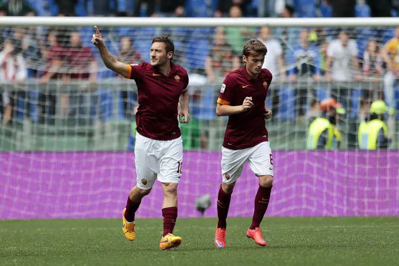 La Roma aggancia la Lazio ​ma con l'Atalanta è solo 1-1
