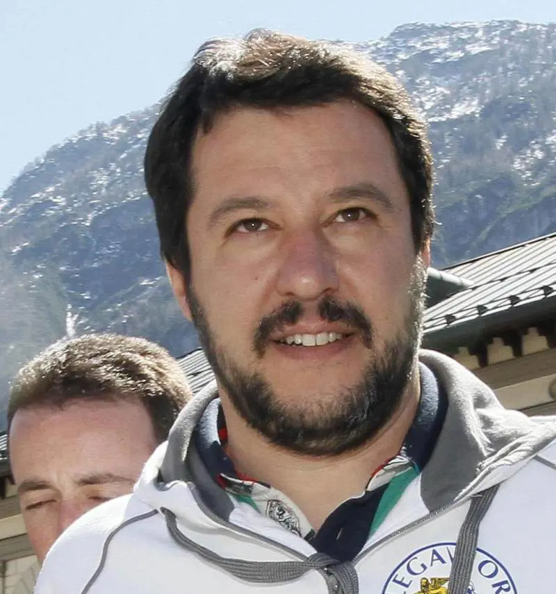 Renzi si è svegliato Solo ora ha scoperto che chi parte muore