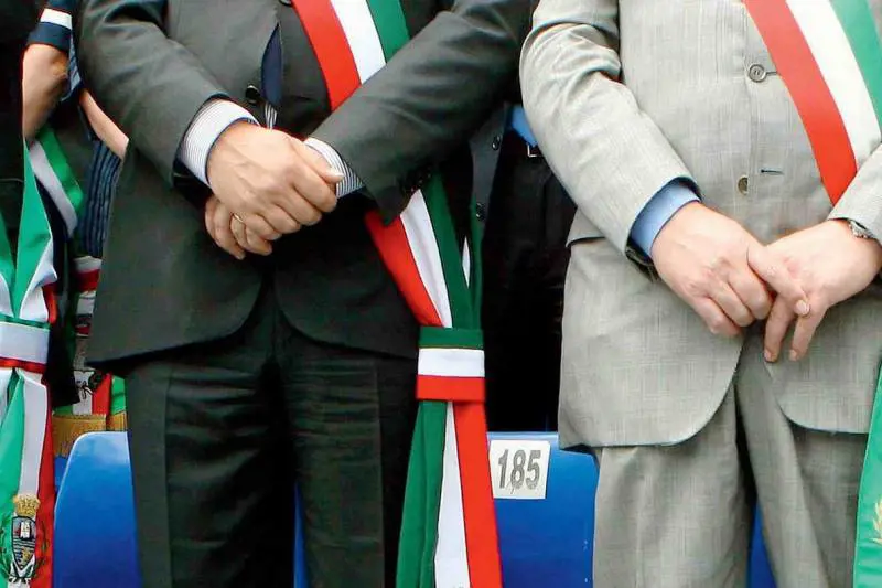 Soldi e tutele, torna l'onore per i sindaci