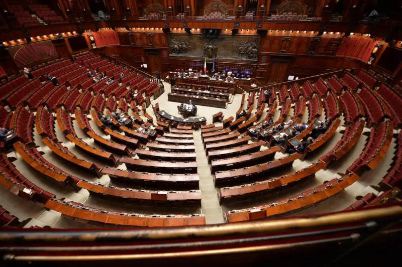 Lo Porto, Gentiloni riferisce in un'aula vuota: è il venerdì della casta