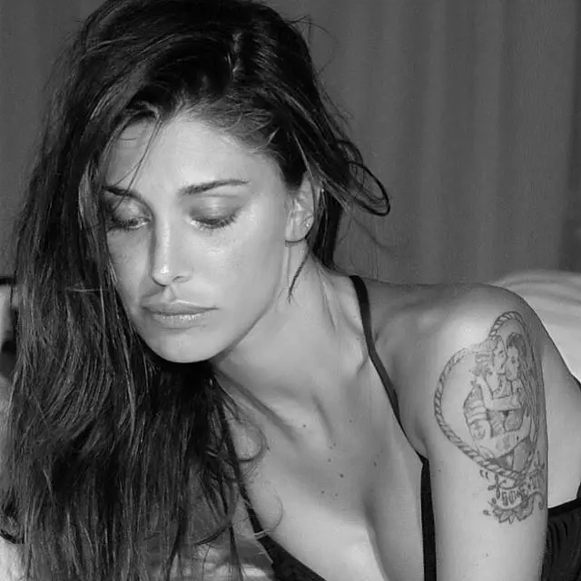 Belen Rodriguez contro Dagospia: "Vi concedo 5 minuti di fama probabilmente ne avete bisogno"