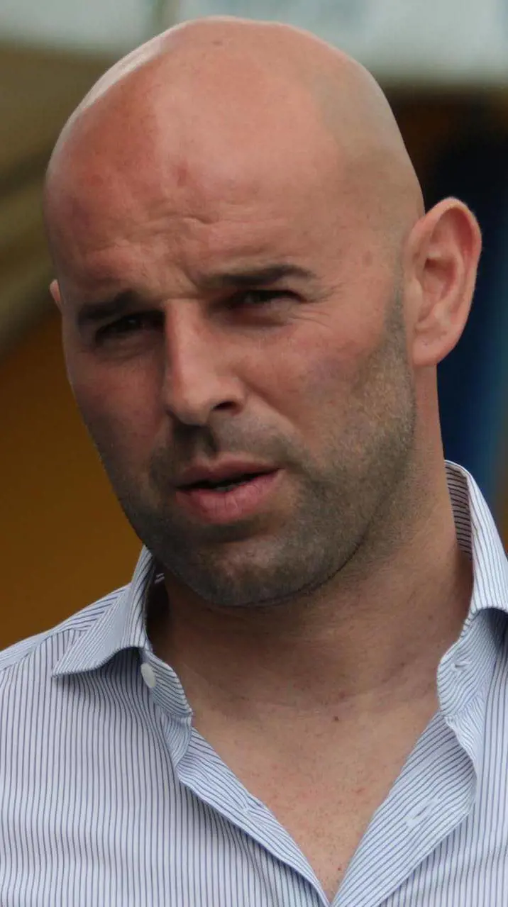 Il Frosinone rinvia la festa del Carpi Il Bologna è 4°